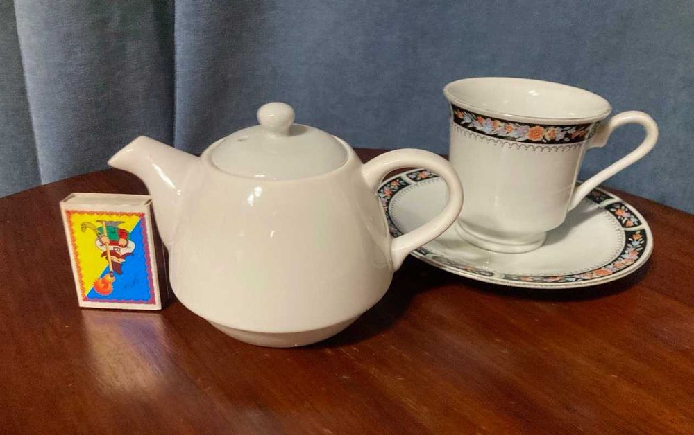 Чайник заварочный фарфоровый
