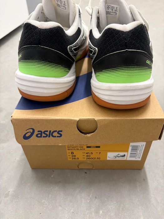 Buty halowe Asics praktycznie nowe