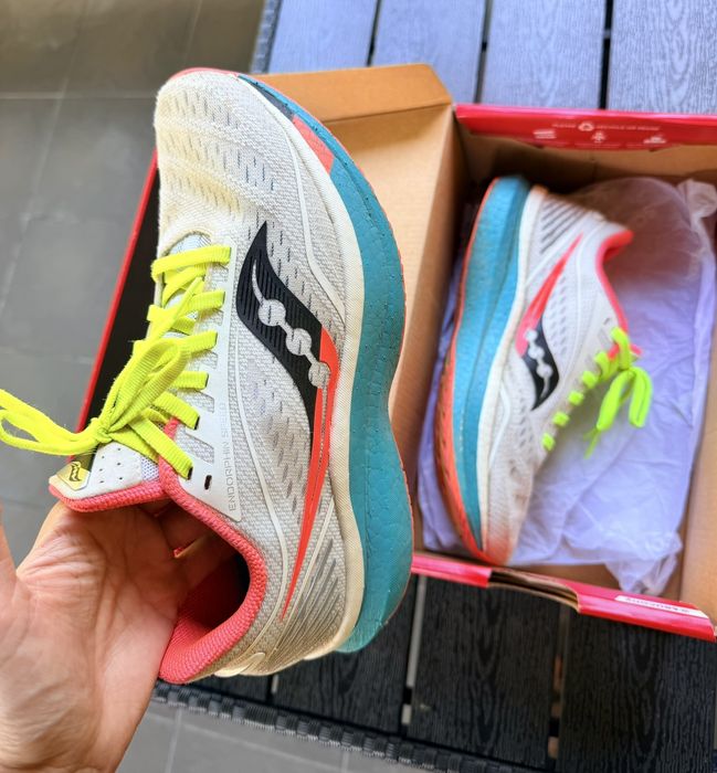 Кросівки для бігу Saucony speed