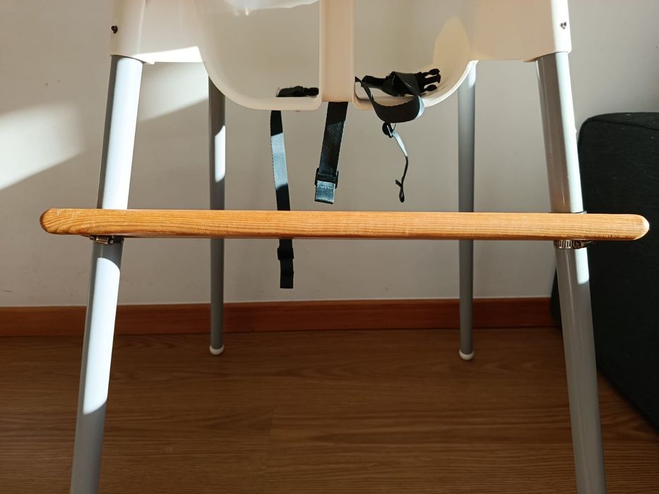 Cadeira de refeição Antilop, com tabuleiro, almofada e apoio de pés