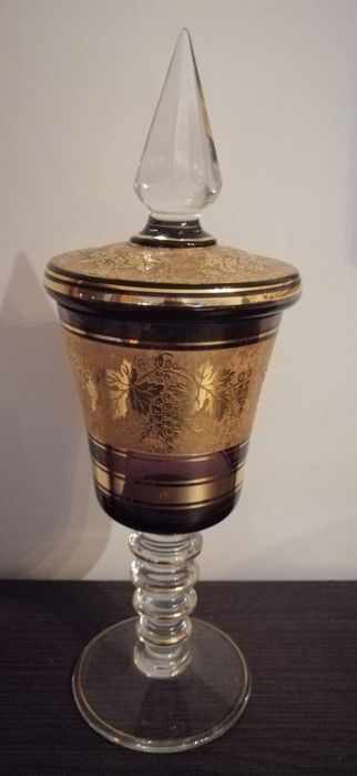 Exquisite Crystal Candy Box Engraved with Gold