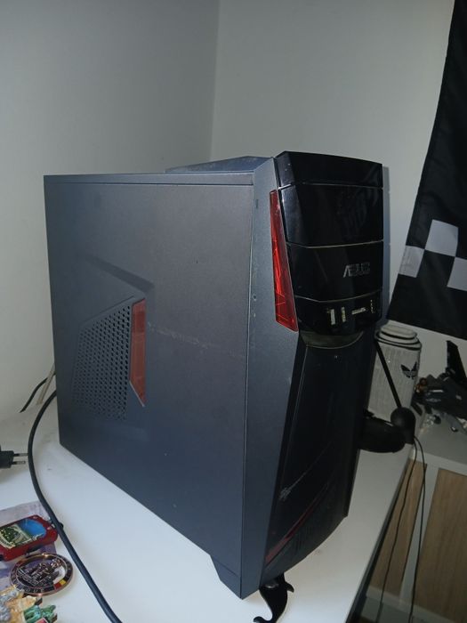 ASUS ROG G11CD Desktop Computer, Semi-New64564047598211124