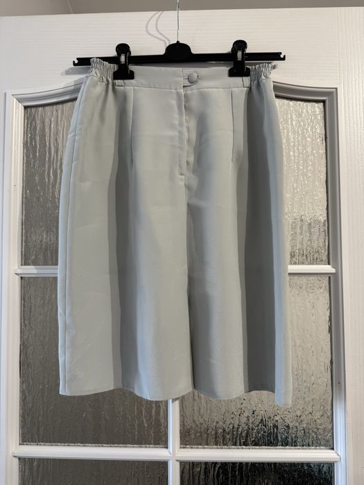 Elegancka spódnica w kolorze miętowym