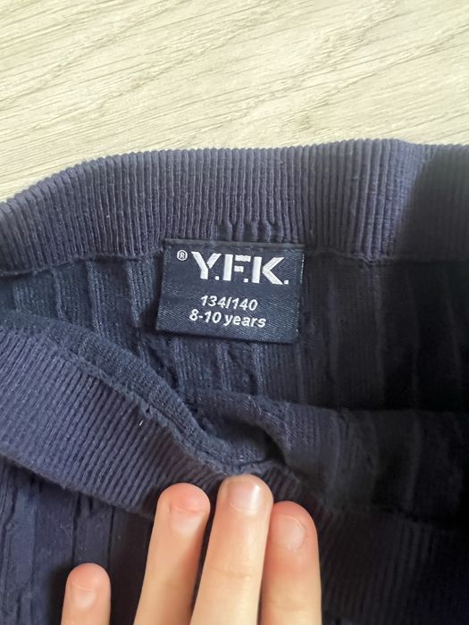 ласіни на дівчинку