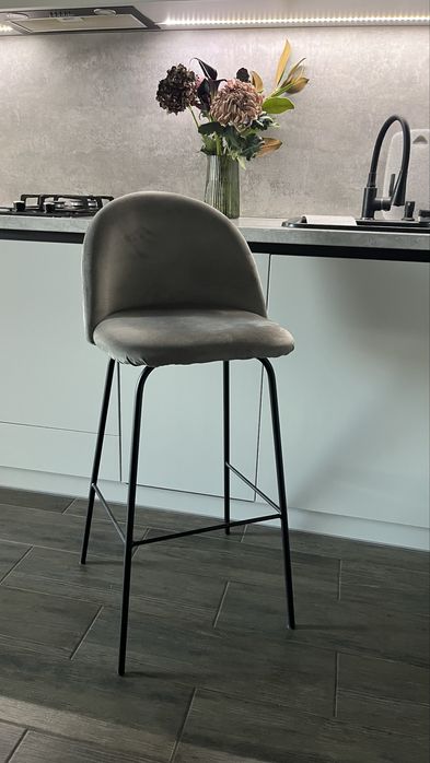 Барні стільці бу