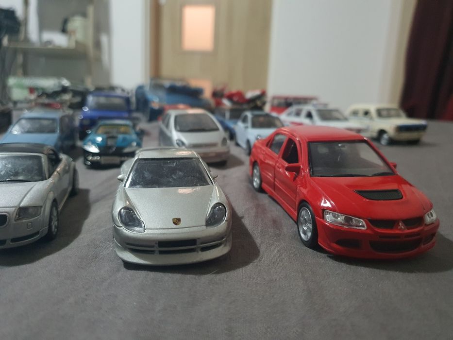 Duże Hot Wheels i inne - cena za wszystkie