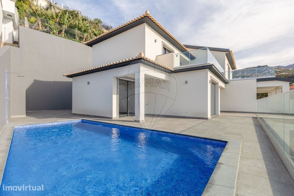 Moradia T7 para venda