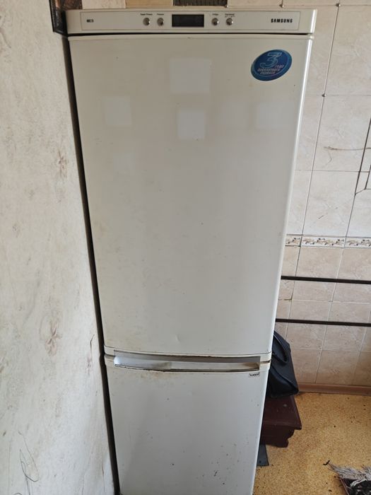 Холодильник Samsung под ремонт
