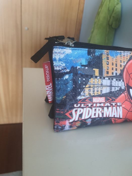 Estojo Spiderman. Marvel. 3 compartimentos