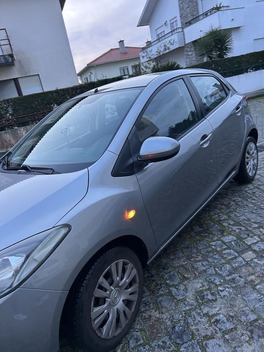 Mazda 2 anos 2009