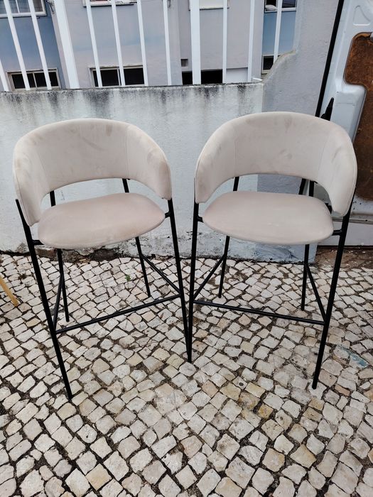 Cadeira de ferro em veludo