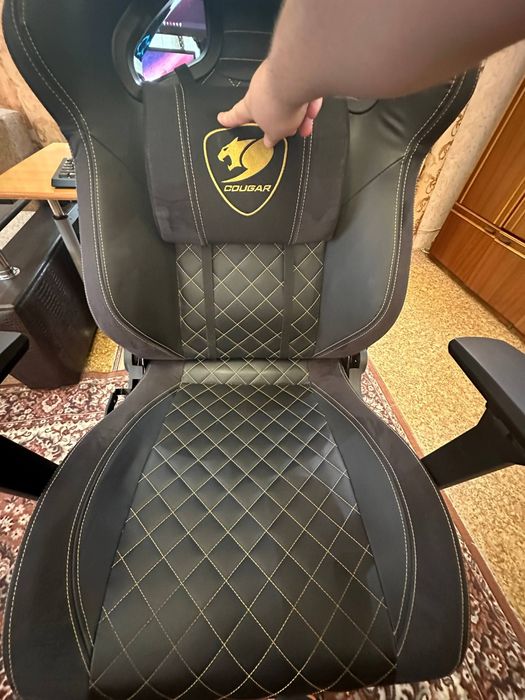 Ігрове крісло Cougar Armor Titan PRO Royal