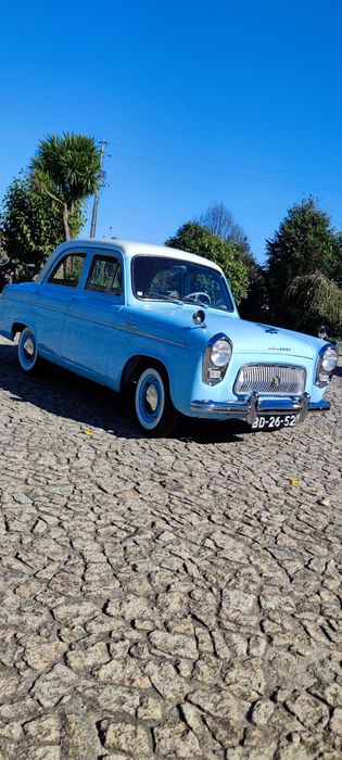 Ford Prefect Four Door Saloon De luxe (100E) classico
