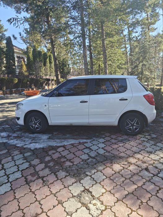 Срочно!Шкода Фабия ,автомобиль в хорошем состоянии
