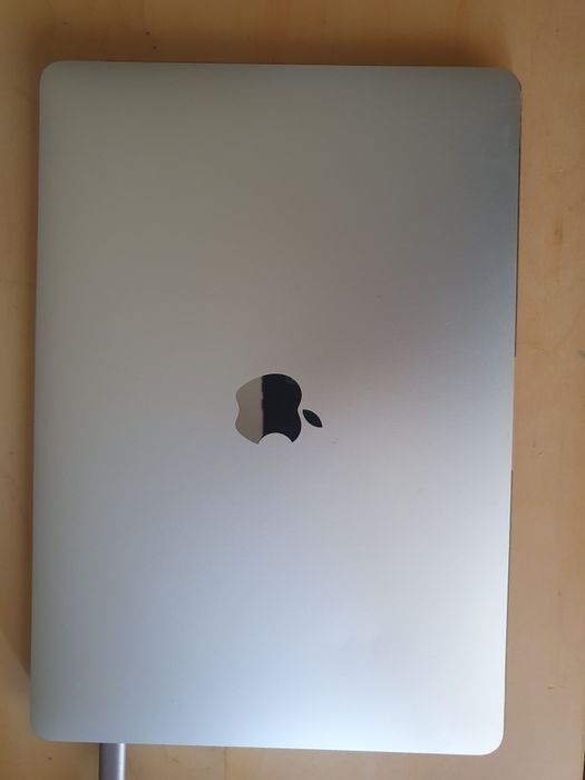Mac book   air i5  retina 13"
