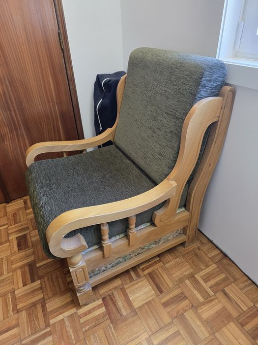 Sofás em madeira maciça (5 pessoas)