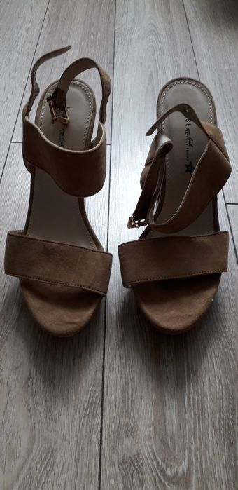 Buty na obcasie - marki House - rozmiar 36