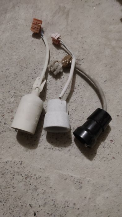 3 x Oprawy elektryczne na żarówki