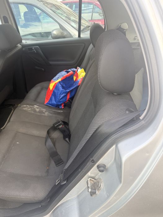 Polo 2001 gasolina vendo carro esta com problema liga mas nao tem foeca pra andar vendo do jeito que esta — photo 5