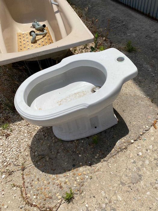 Loiças de Wc em bom estado, Levantar em Benavente