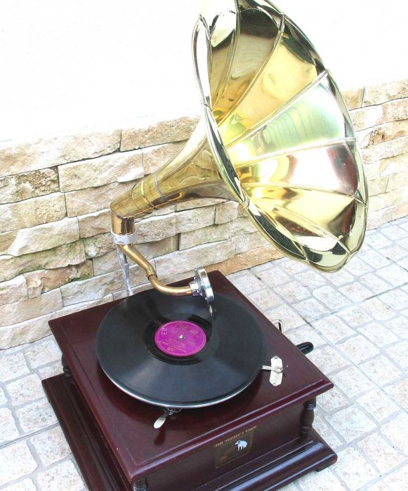 Gramofone, Grafonola His Master Voice – Bom estado