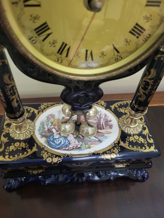 Relógio em Porcelana Limoge, azul cobalto