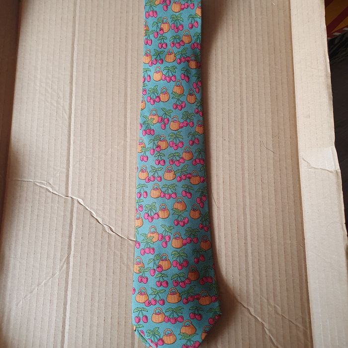 Krawat męski czereśnie jedwab (k-9)