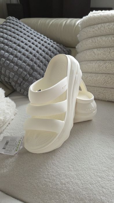 Klapki na koturnie Crocs rozm 39-40