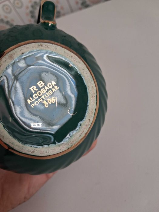 2 Canecas muito antigas Marca R. B. ALCOBAÇA em bom estado 5 EUR cada