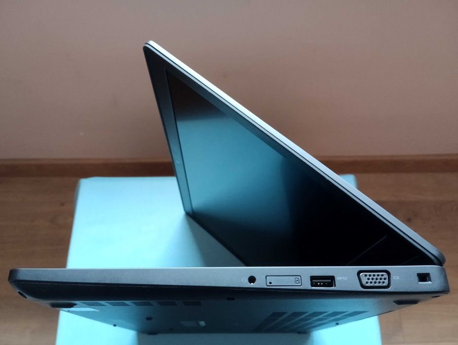 Dell Latitude 5591 i5-8400H GeForce MX130 8/256Gb FullHD IPS