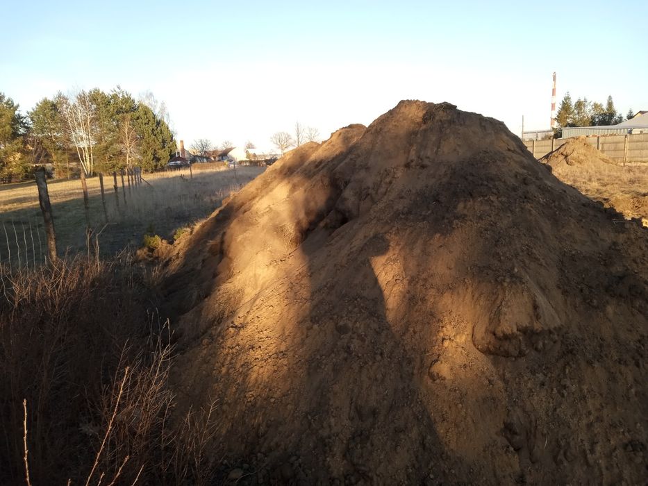 Ziemia humus czysta bez gruzu 15 zł tona