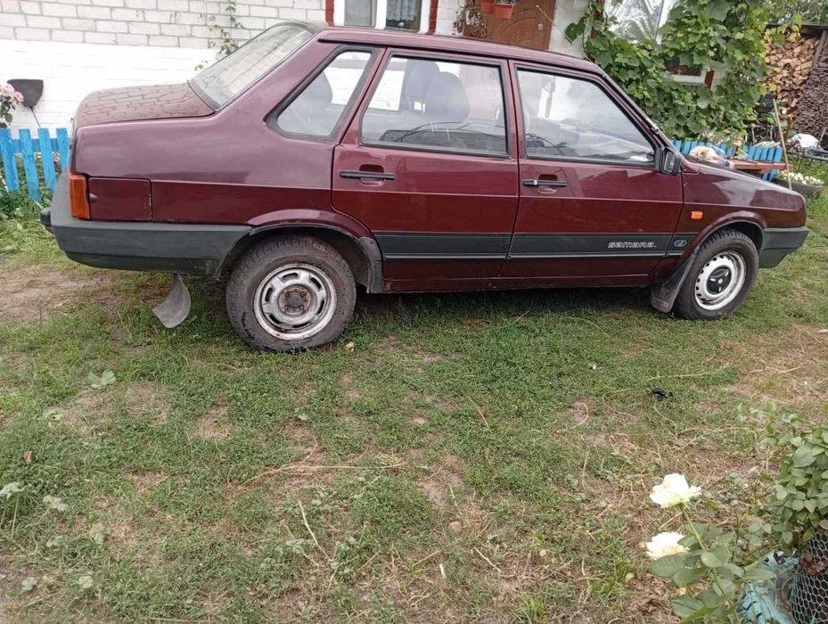 Продам ВАЗ 2199 2007 рік 1.5 бензин