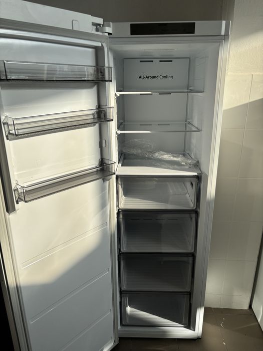 Морозильна камера Samsung, RZ32C7AE6WW