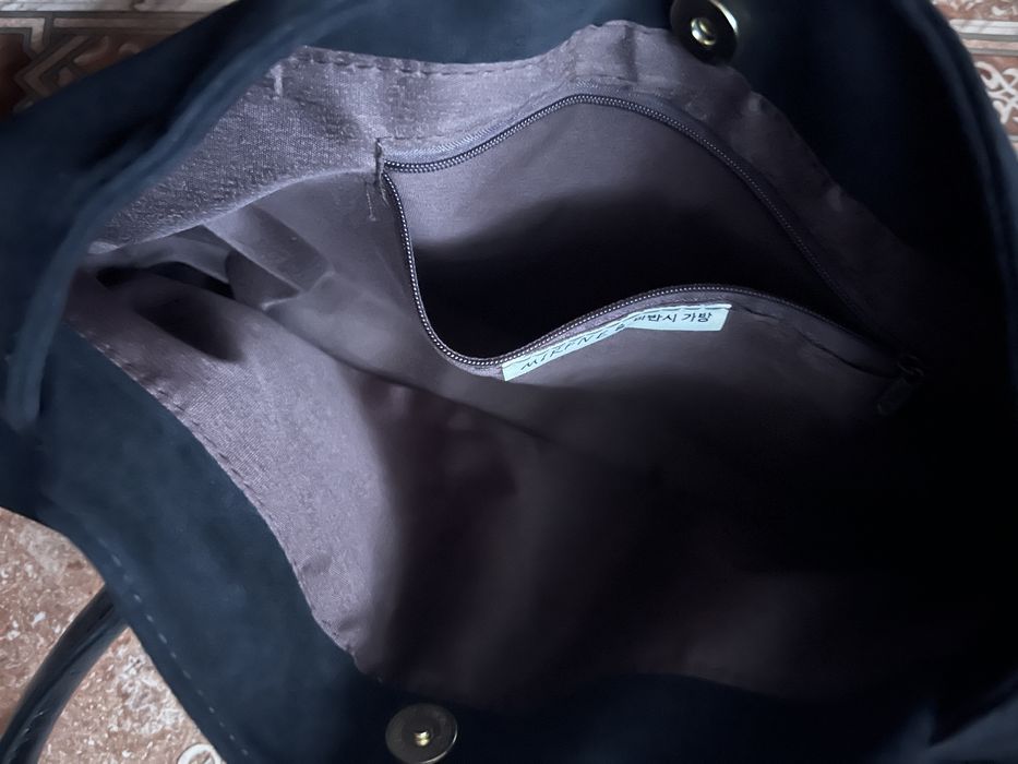 Елегантна сумка із штучної замші на плече на магніті