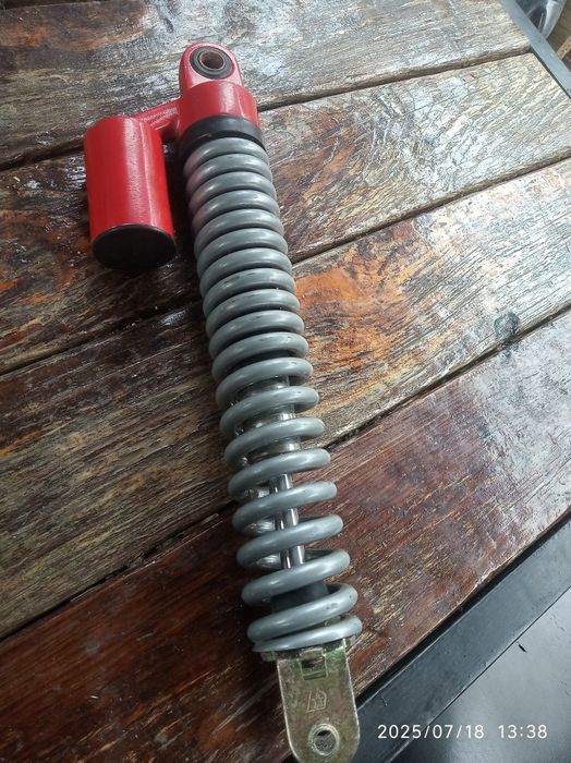 Амортизатор з підкачкою 310мм б/у