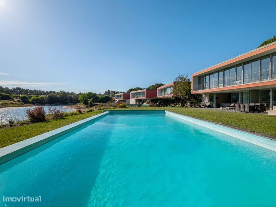 Moradia isolada T4 assinada por Eduardo Souto de Moura no Exclusivo...