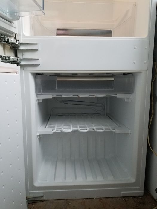 Холодильник Siemens вбудований,безфасадний