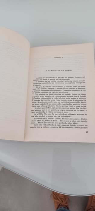 Pierre-Jean Moatti, “A Bíblia & os Extraterrestres” 1978. 199 páginas.