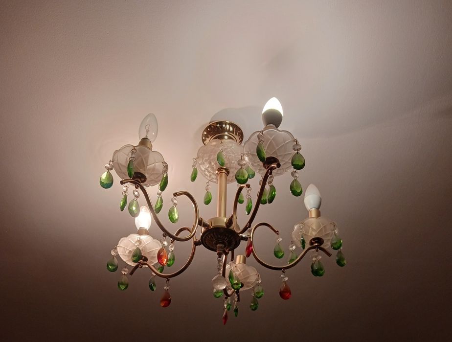 Люстра на 5 лампочок  гарна + 20 нових лампочок