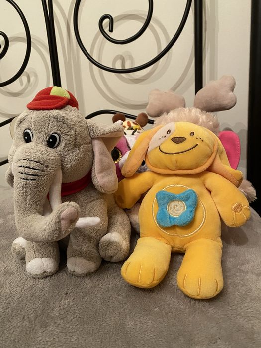 8 peluches quase novos (Chicco, Elphie, Spritz Hello kitty e outros)