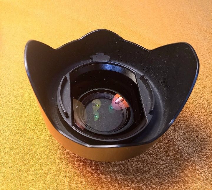 Объектив  широкоугольный для фотоаппарата Canon