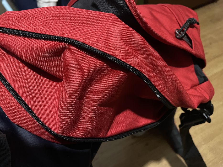 Mala Eastpak messenger bag