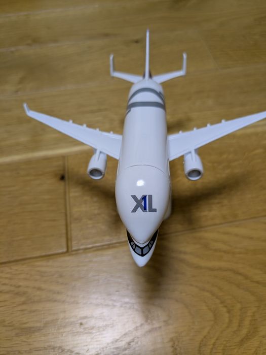 модель літака Airbus XL Beluga / A380 Emirates 20cm