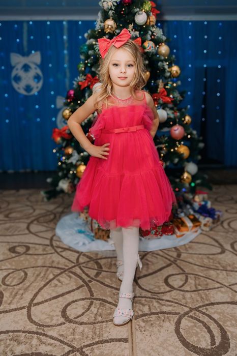 Нарядное платье для девочки на рост 128