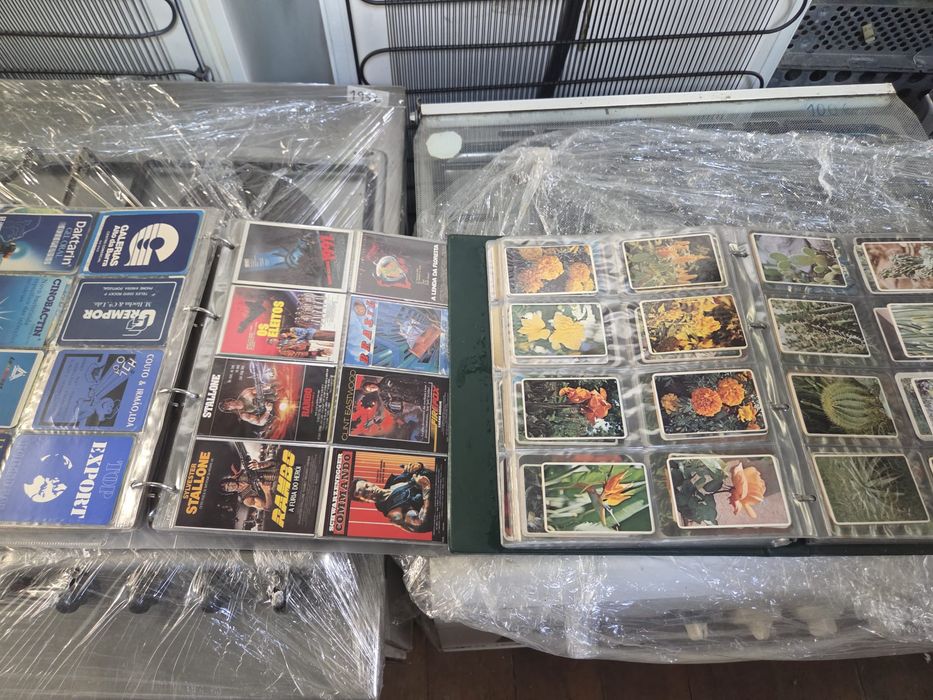 1300 calendários de bolso em estado novo a partir dos anos 70. 130 euros .
