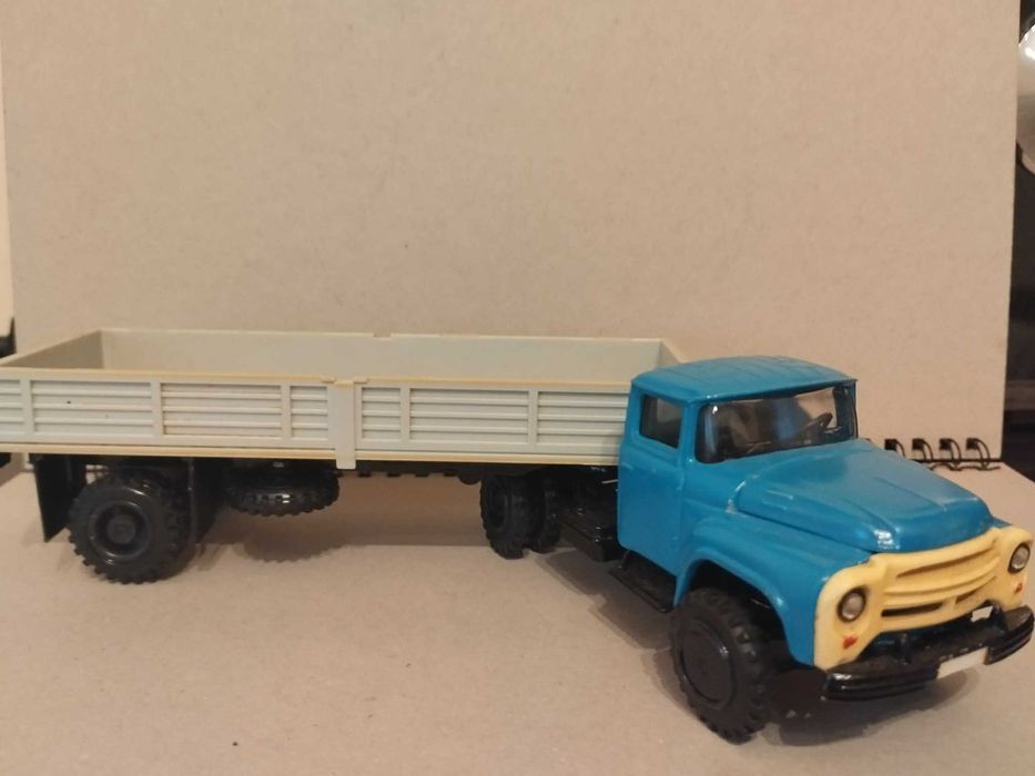 ЗИЛы 130В, ММЗ-555 самосвал и 14331   сделано в СССР м 1/43