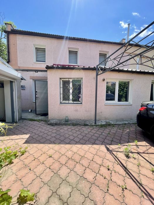 Продаж 2 рівневоі квартири в центрі міста