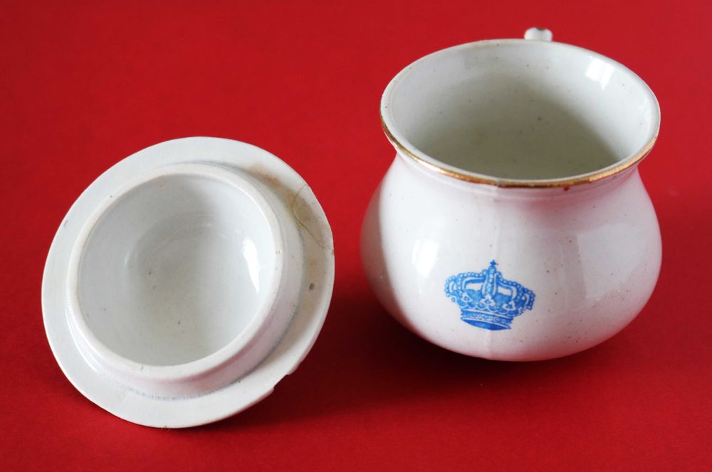 Cremeira Serviço de Mesa da Casa Real Faiança de Alcântara, rara