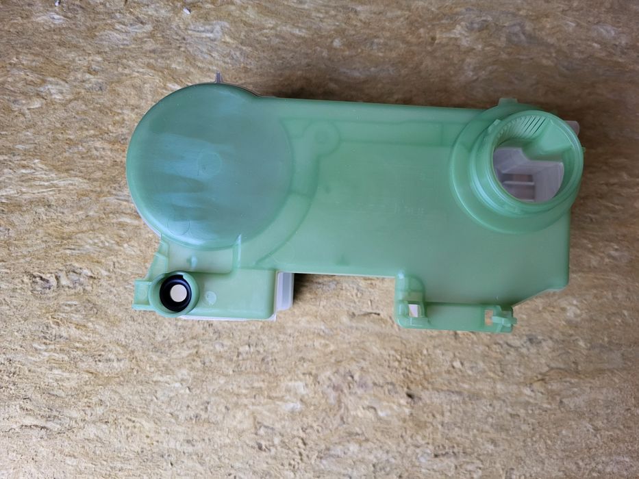 Zasobnik na sól do zmywarki Whirlpool  indesit  C00386530