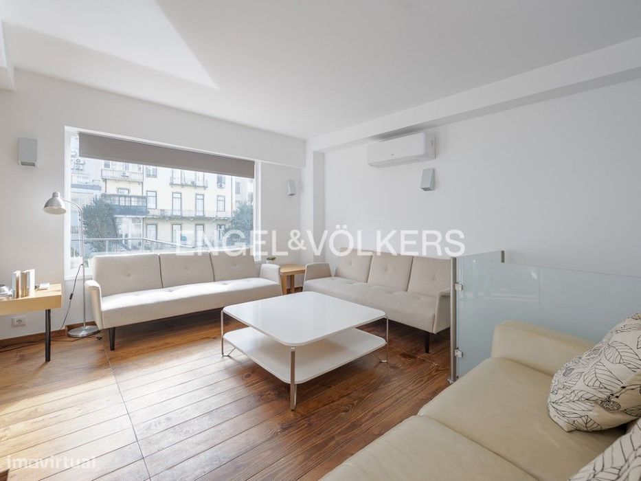 Loja de 4 pisos com 455m2 nas Avenidas Novas